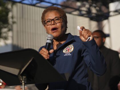 Karen Bass anti-ICE (Associated Press)